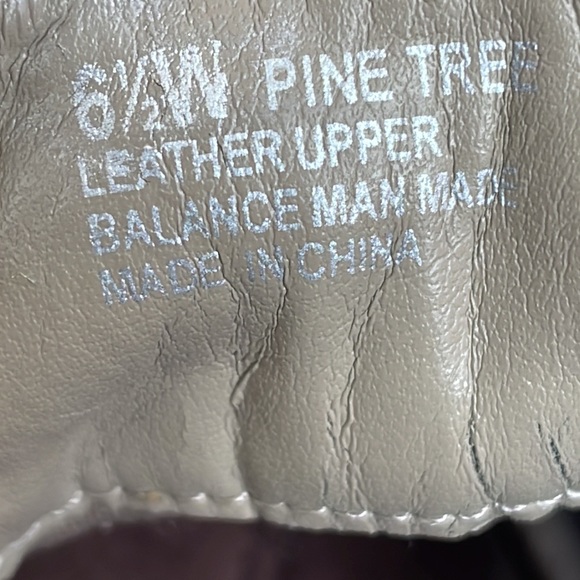 NWOT- Aerosoles Pine Tree TAUPE SUEDE Shoes/ Ankle Boots Size 6.5W - Picture 10 of 12